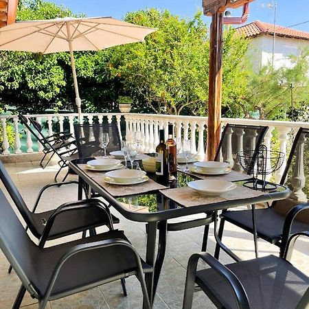 Casa Lia-Beach Front Villa Nea Kallikrateia المظهر الخارجي الصورة