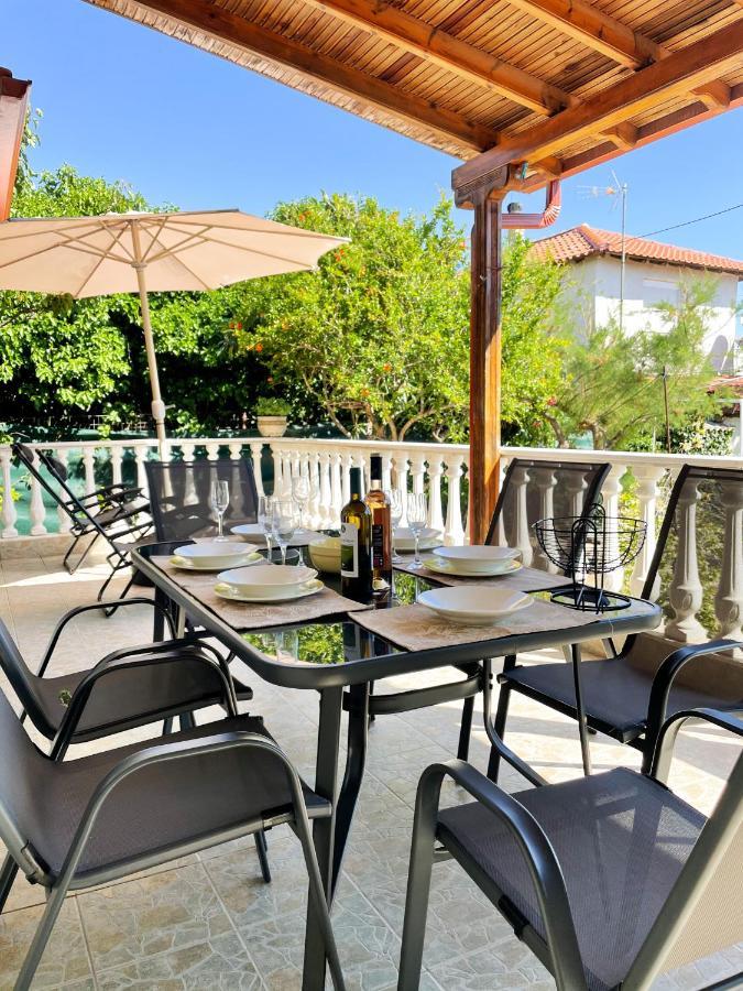 Casa Lia-Beach Front Villa Nea Kallikrateia المظهر الخارجي الصورة