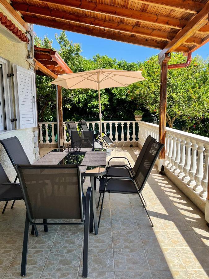 Casa Lia-Beach Front Villa Nea Kallikrateia المظهر الخارجي الصورة