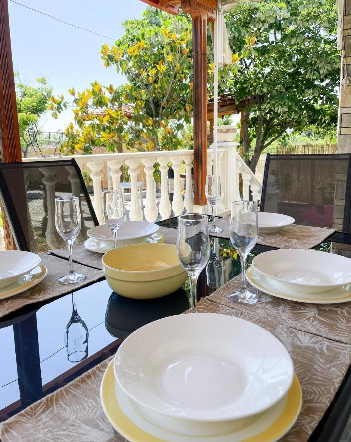 Casa Lia-Beach Front Villa Nea Kallikrateia المظهر الخارجي الصورة