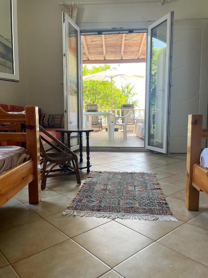 Casa Lia-Beach Front Villa Nea Kallikrateia المظهر الخارجي الصورة